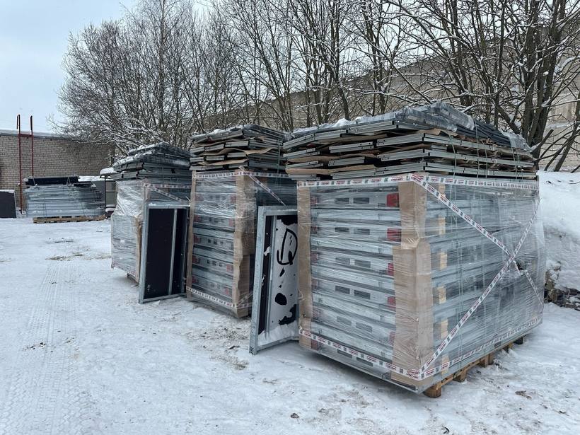 Поставка прицепов на склад: заводская упаковка